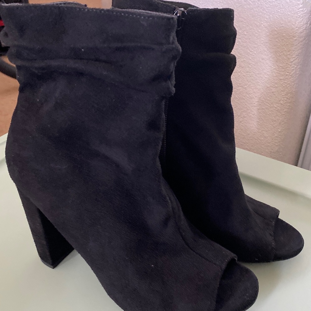 Peek-a-boo booties